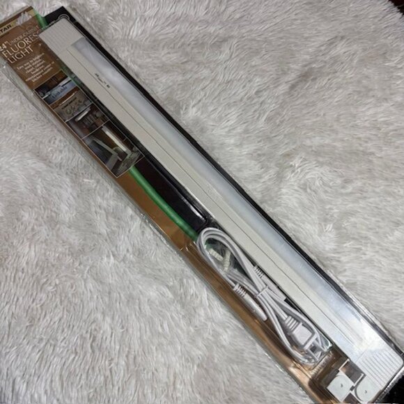 QualStar 24 inch Under-Cabinet Flourescent Light - Picture 2 of 13